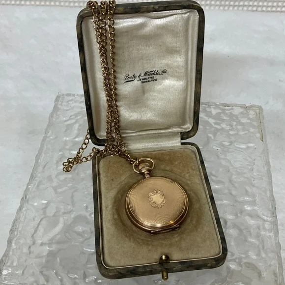 Porte & Markle Gold Pocket Watch with Chain - Picture 2 of 12